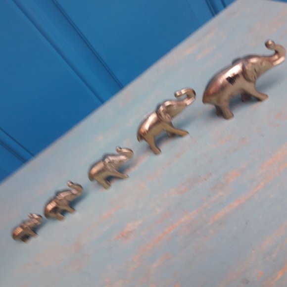 Elephants Vintage Brass Set of 5 Figurine Animals MCM Handmade Mid Century Gold - Picture 7 of 13